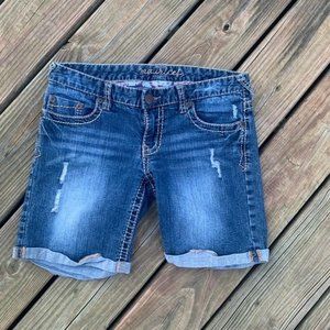 Maurices Sz 5/6 Jean Shorts ladies jean shorts junior women